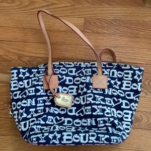 Dooney & Bourke Tote